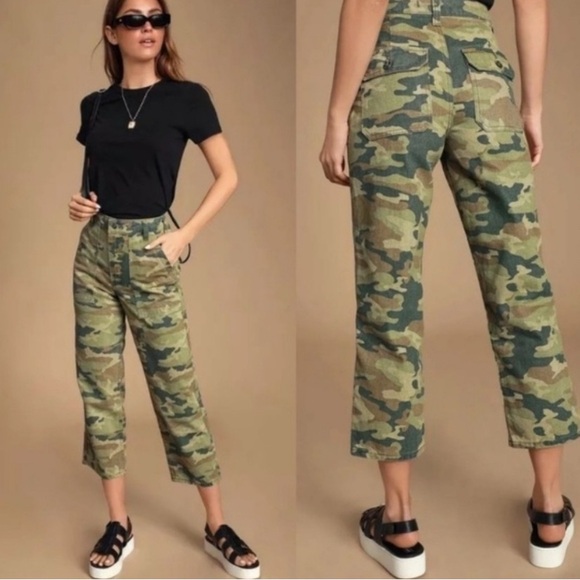 Free People - We The Free: Remy Camoflauge High Rise
Crop Pants - Picture 2 of 9